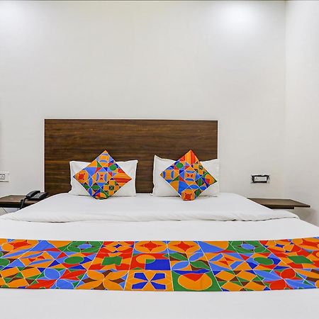 Fabhotel Kinsfolk Ghaziabad Esterno foto