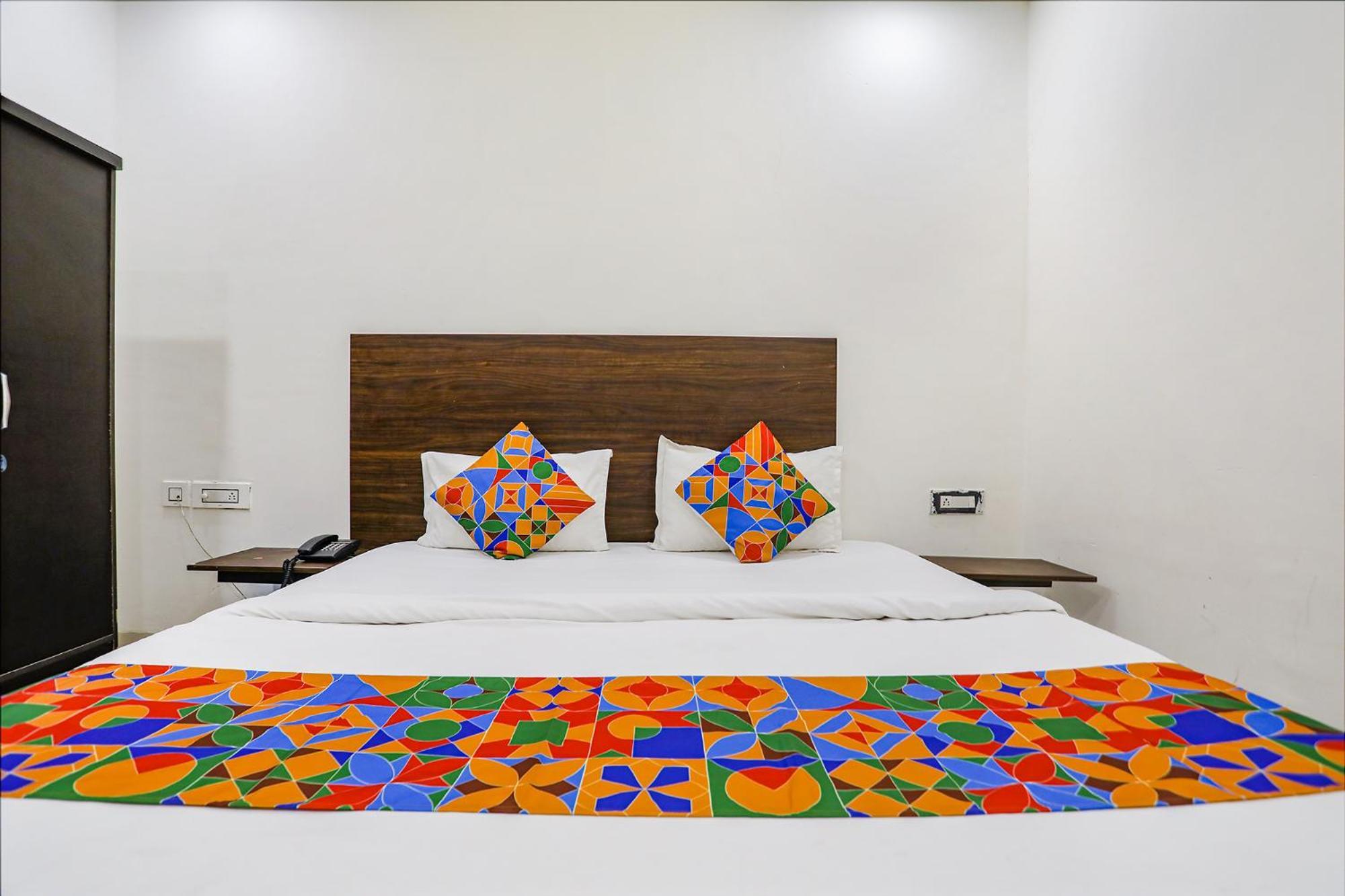 Fabhotel Kinsfolk Ghaziabad Esterno foto