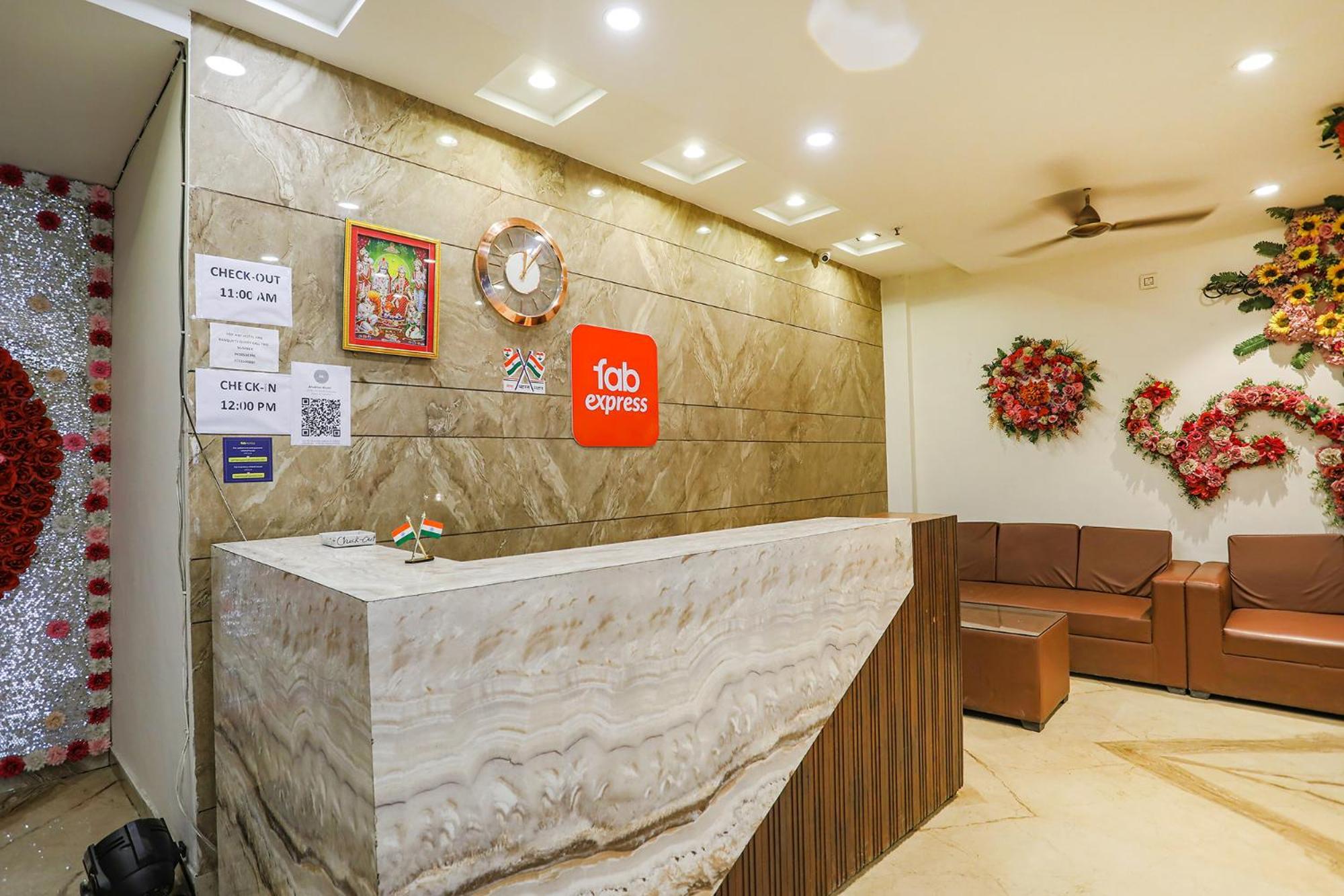 Fabhotel Kinsfolk Ghaziabad Esterno foto