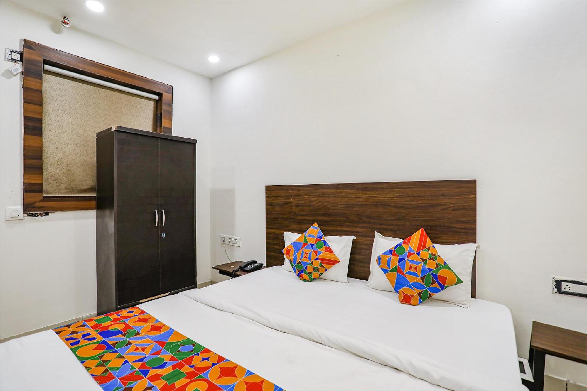 Fabhotel Kinsfolk Ghaziabad Esterno foto