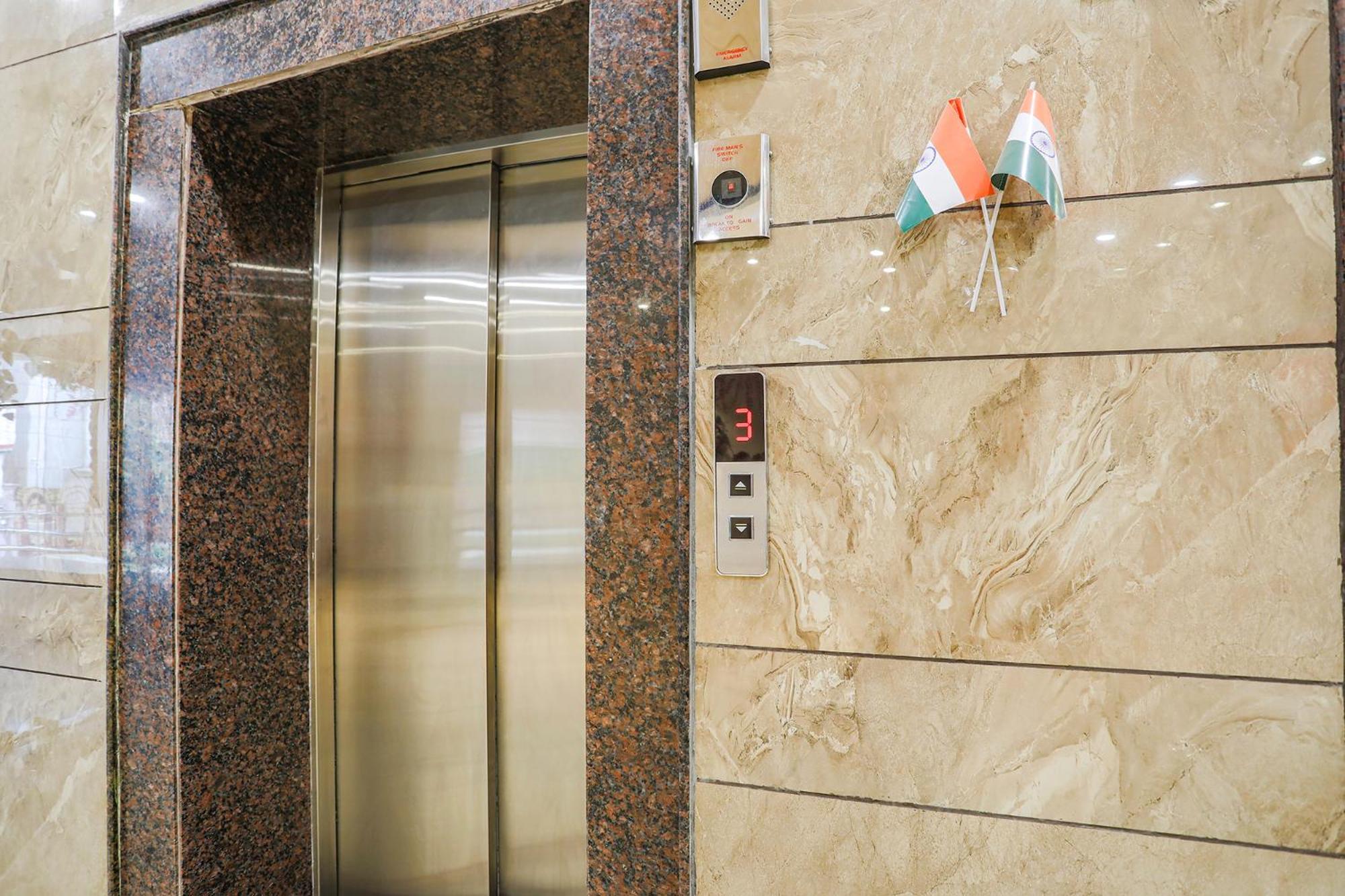 Fabhotel Kinsfolk Ghaziabad Esterno foto