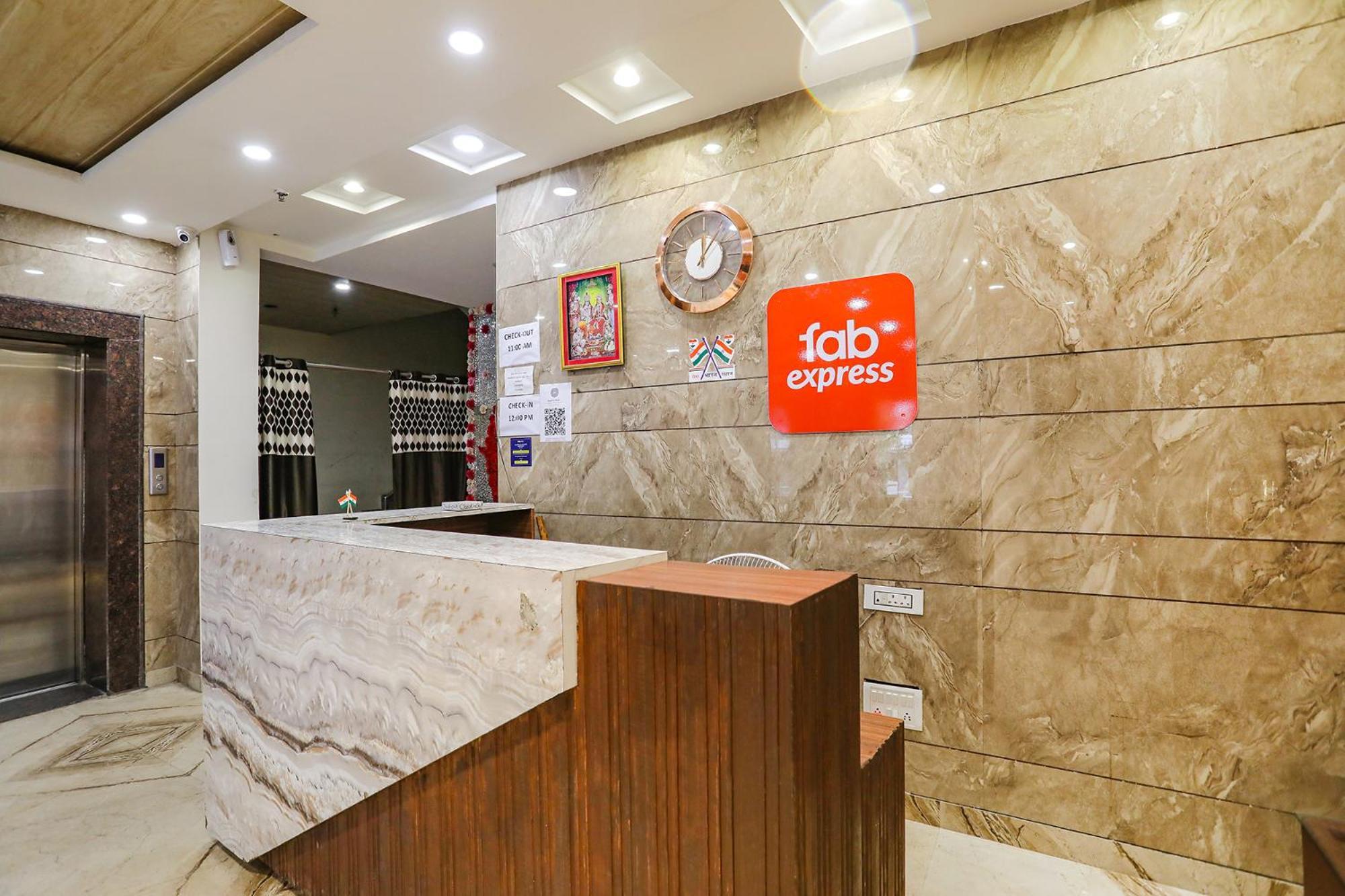 Fabhotel Kinsfolk Ghaziabad Esterno foto