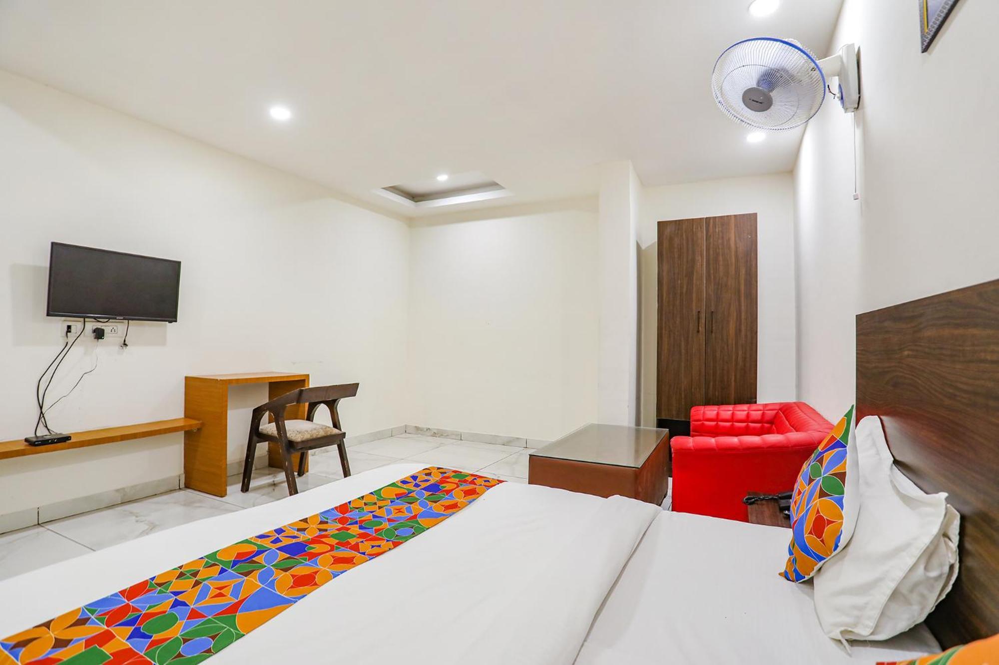 Fabhotel Kinsfolk Ghaziabad Esterno foto