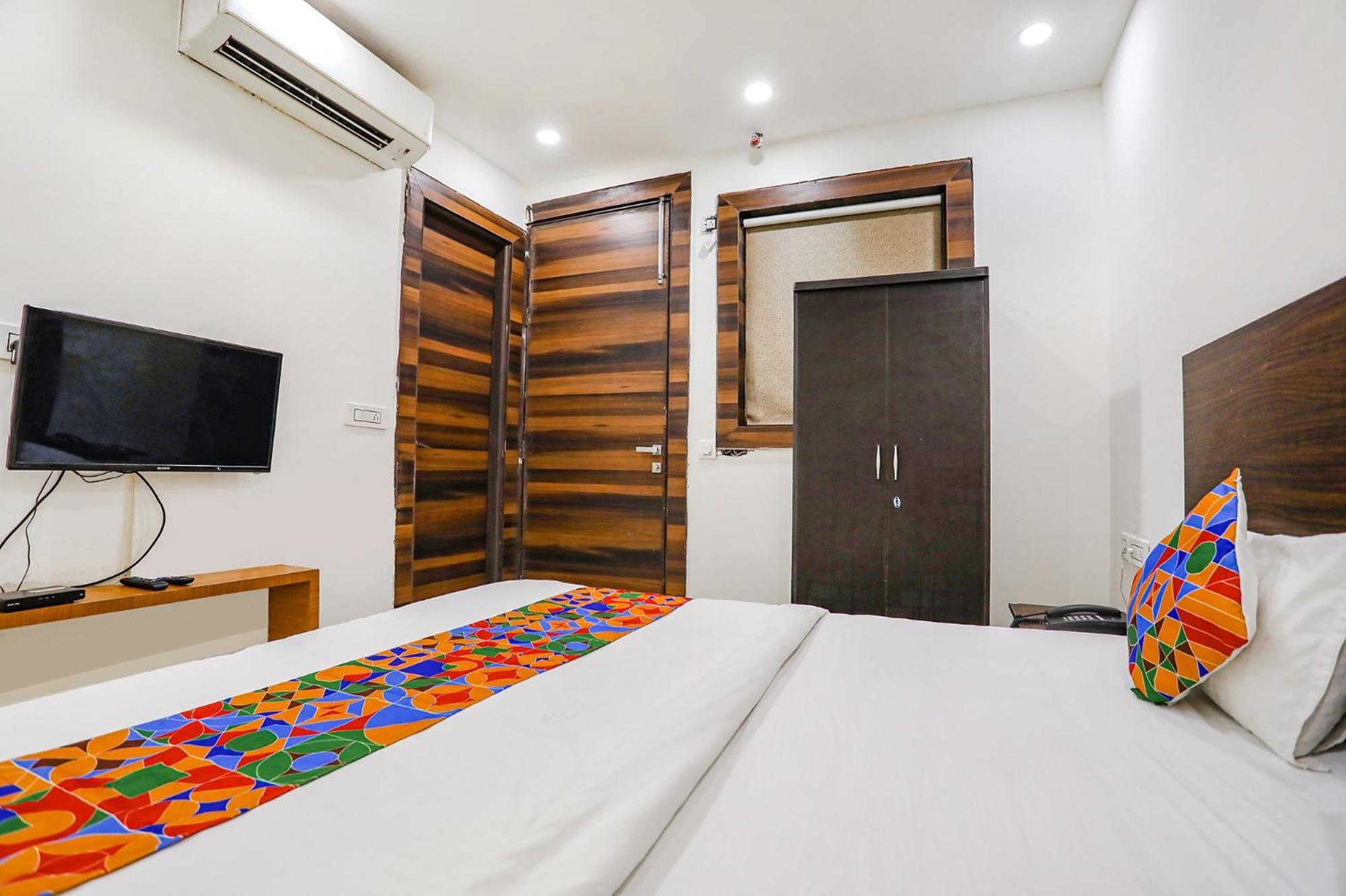 Fabhotel Kinsfolk Ghaziabad Esterno foto