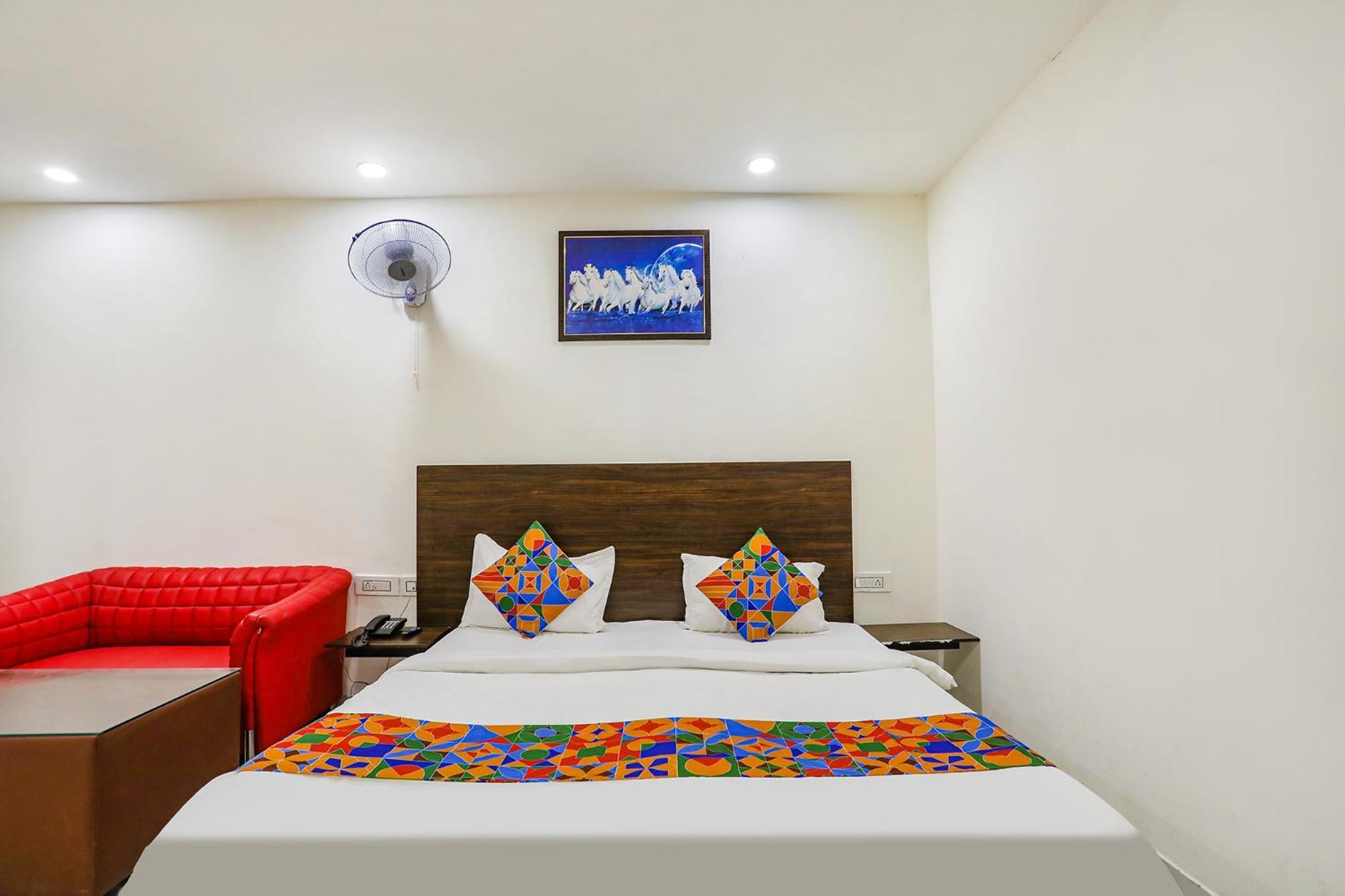 Fabhotel Kinsfolk Ghaziabad Esterno foto