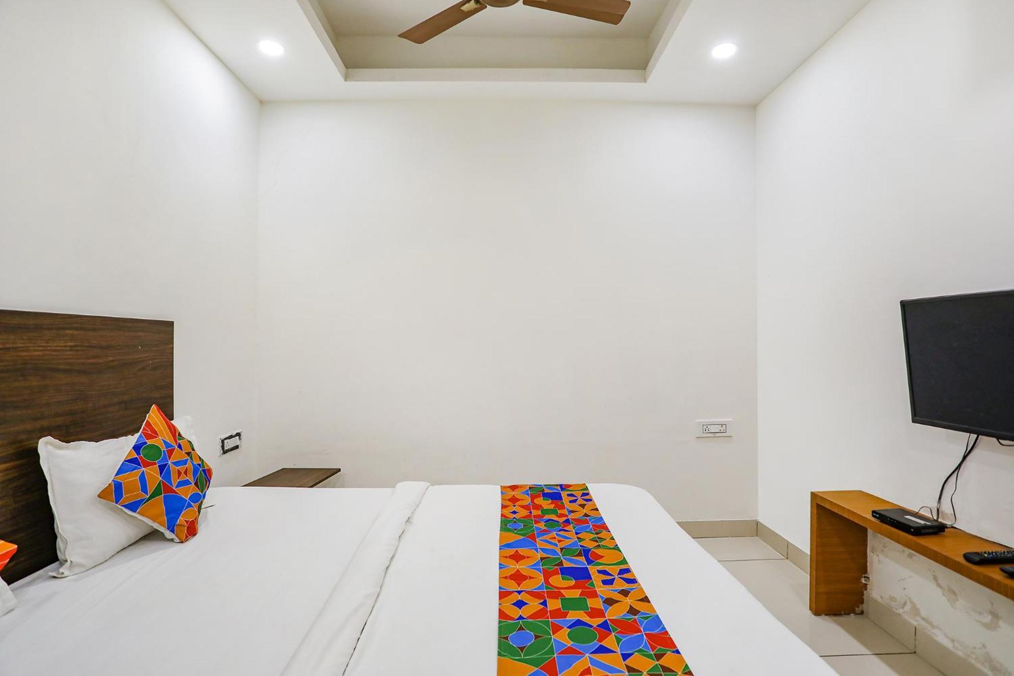 Fabhotel Kinsfolk Ghaziabad Esterno foto