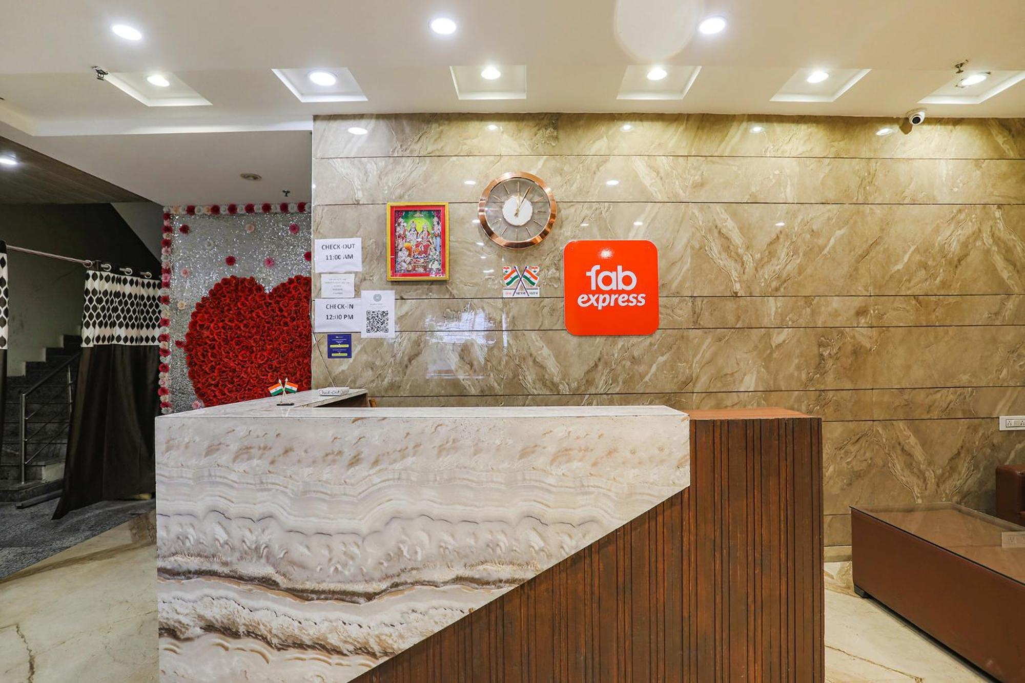 Fabhotel Kinsfolk Ghaziabad Esterno foto
