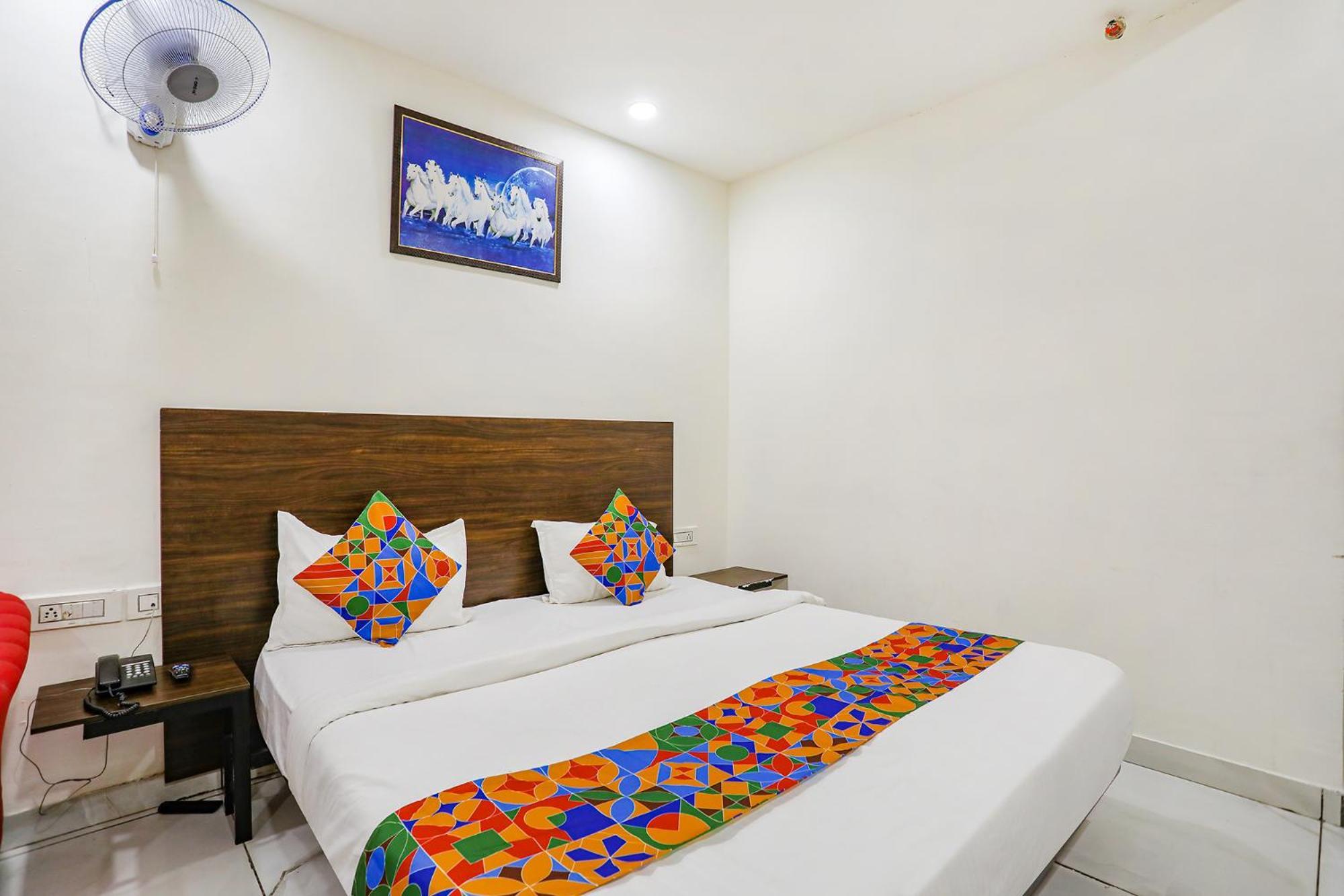 Fabhotel Kinsfolk Ghaziabad Esterno foto